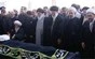 الامام الخامنئی یصلی علی جثمان العالم الدینی آیة الله واعظ طبسی بمشارکة الحشود الغفیرة