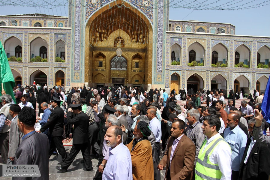 1500 زائر براي اولين بار حرم امام رضا را زيارت كردند