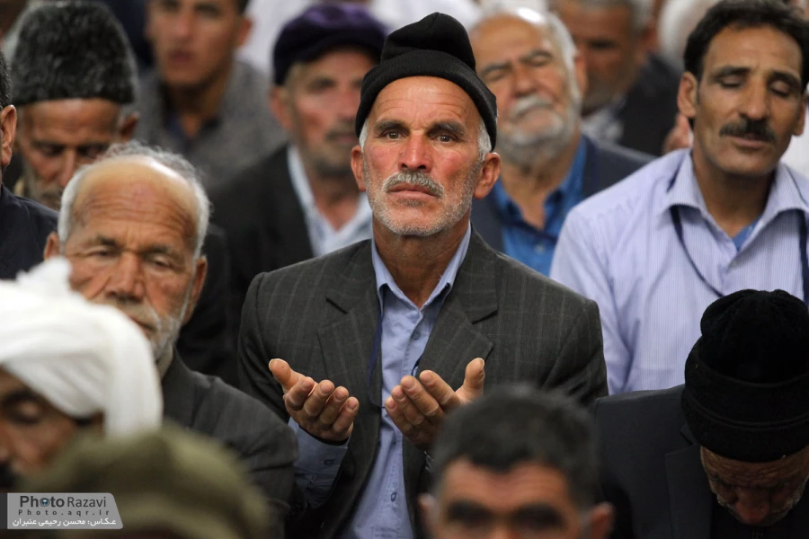 1500 زائر براي اولين بار حرم امام رضا را زيارت كردند