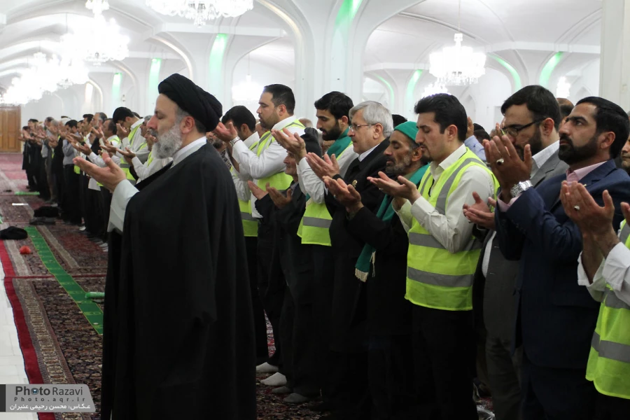 1500 زائر براي اولين بار حرم امام رضا را زيارت كردند