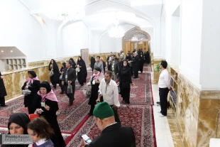 1500 زائر براي اولين بار حرم امام رضا را زيارت كردند