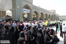 1500 زائر براي اولين بار حرم امام رضا را زيارت كردند