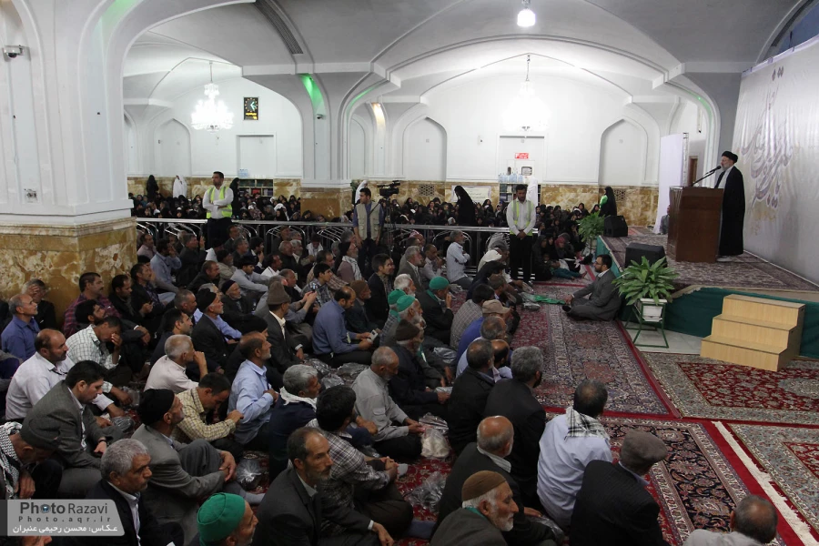 1500 زائر براي اولين بار حرم امام رضا را زيارت كردند