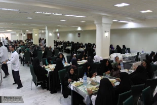 1500 زائر براي اولين بار حرم امام رضا را زيارت كردند
