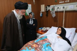 عيادت رهبر انقلاب از حجت‌الاسلام والمسلمين محمدي گلپايگاني و همسر شهيد بابايي