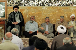 تولیت آستان قدس رضوی در دیدار با فرماندهان سپاه پاسداران انقلاب اسلامی:

امروز به برکت نظام اسلامی، مسلمانان جهان هویت اسلامی خود را بازیافته اند