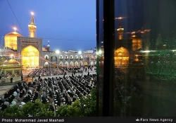 تصاويري از ترتيل خواني در حرم امام رضا(ع)