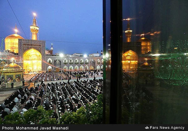 تصاويري از ترتيل خواني در حرم امام رضا(ع)