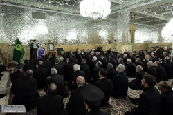 زائران امام رضا(ع) آن‌گونه تكريم شوند كه مورد رضايت ايشان است