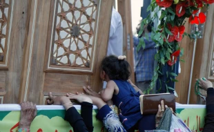 درهاي حرم امام هادي (ع) و امام حسن عسكري (ع) وارد بندرعباس شد