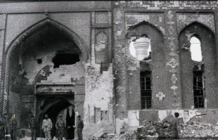 نشانه‌اي از توحش صدام و آمريكا عليه مردم عراق در حرم امام حسين(ع)+عكس