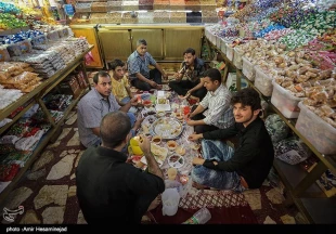 گزارش تصويري از سفره‌هاي افطار در نجف اشرف