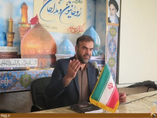 مداح بعثه مقام معظم رهبری:

مداح در حرم امام حسین(ع) باید با اخلاص روضه بخواند