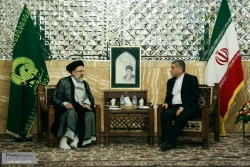 توليت آستان قدس رضوي براجراي سياست هاي اقتصاد مقاومتي تاكيد كرد