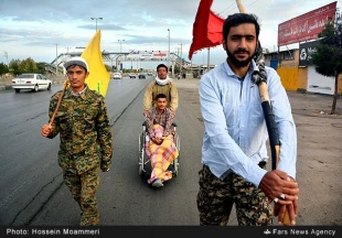 كاروان زائران پياده ميثاق با ولايت عكس