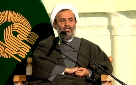 برگزاري برنامه  روز دحوالارض در حرم مطهر رضوي 