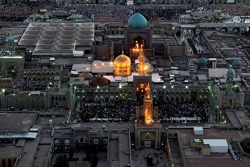 تشرف ۱۵۶۰ زيارت اولي به مشهد در روز ميلاد امام رضا(ع)