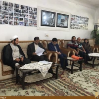 خادمان امام رضا(ع) با خانواده شهيدان منا در مازندران ديدار كردند