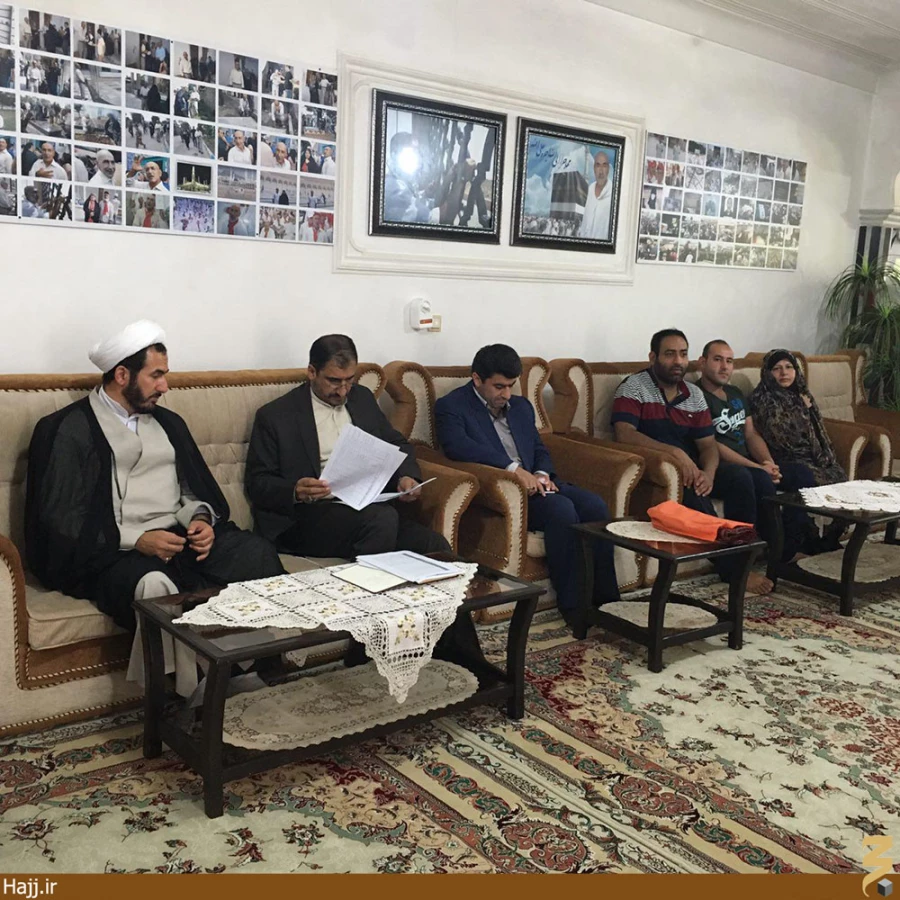 خادمان امام رضا(ع) با خانواده شهيدان منا در مازندران ديدار كردند