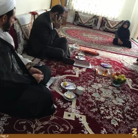 خادمان امام رضا(ع) با خانواده شهيدان منا در مازندران ديدار كردند