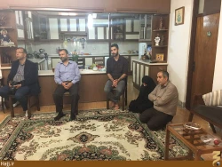 خادمان امام رضا(ع) با خانواده شهيدان منا در مازندران ديدار كردند