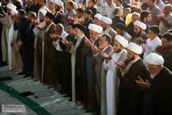 امام رضا(ع) اسوه مقاومت و پايداري براي تمام مجاهدان عالم