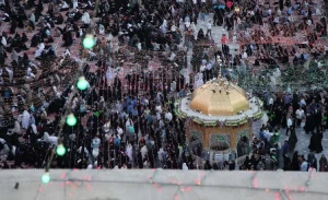 بارْگاهِ رضوی غرق شور و شعف میلاد امام هشتم