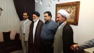 دیدارنماینده ولی فقیه در امورحج و زیارت با خانواده شهید یونسیان در شاهرود