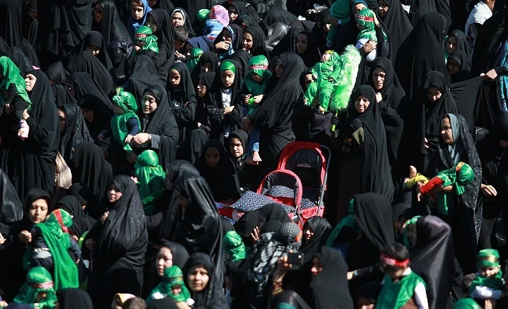 محفل شيرخوارگان حسيني در حرم رضوي