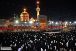 برپايي مراسم عزاي حسيني در حرم امام رضا (ع) 