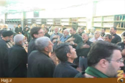 عزاداري زائران ايراني در سرداب علقمي حرم حضرت ابوالفضل