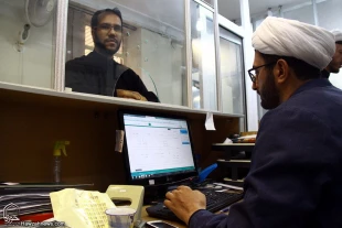 طلاب در صف نام نويسي براي اربعين+تصاوير