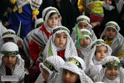 حرم مطهر رضوي در سالروز شهادت بانوي خردسال كربلا غرق در عزا و ماتم شد
