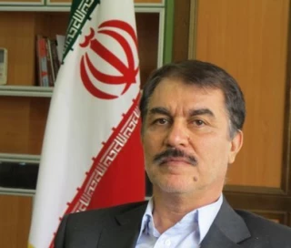 استاندار ایلام: 

 هر ساعت ۲۰ هزار  نفر از مرز مهران خارج می شوند