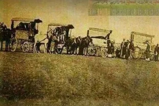 تصاوير از پياده‌روي به سمت كربلا (زيارت اربعين) كه سال مشخصي براي ثبت تصوير آن‌ها ذكر نشده است