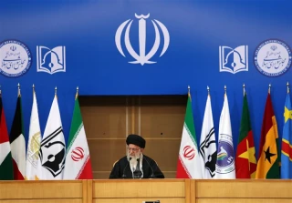 خلال کلمته فی المؤتمر الدولی السادس لدعم الإنتفاضة الفلسطینیة

الإمام الخامنئی: ستفرض الانتفاضة الثالثة هزیمة أخرى على الکیان الصهیونی الغاصب