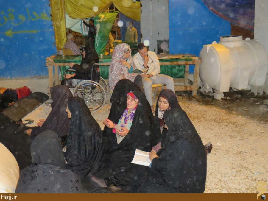 دعاي ندبه اي به رنگ انتظار در كنار پرچم سرخ حسيني تصاوير