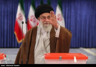 الامام الخامنئی: الانتخابات الرئاسیة مصیریة