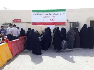زائران ائمه اطهار(ع) هنگام عبور از مرز آرای خود را به صندوق ریختند