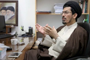 حج دروازه ارتباط ما با دنيا است
