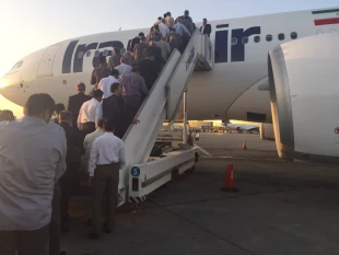 ورود اولين كاروان عوامل اجرايي حج 96 به فرودگاه مدينه