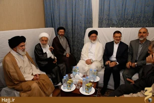  ديدار سرپرست حجاج ايراني با نمايندگان بعثه هاي مراجع عظام در مدينه منوره 