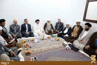  ديدار سرپرست حجاج ايراني با نمايندگان بعثه هاي مراجع عظام در مدينه منوره 