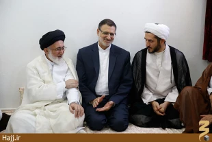  ديدار سرپرست حجاج ايراني با نمايندگان بعثه هاي مراجع عظام در مدينه منوره 