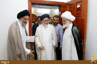  ديدار سرپرست حجاج ايراني با نمايندگان بعثه هاي مراجع عظام در مدينه منوره 