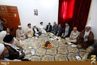  ديدار سرپرست حجاج ايراني با نمايندگان بعثه هاي مراجع عظام در مدينه منوره 