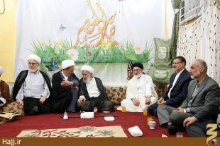  ديدار سرپرست حجاج ايراني با نمايندگان بعثه هاي مراجع عظام در مدينه منوره 
