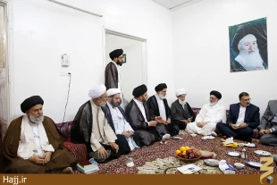  ديدار سرپرست حجاج ايراني با نمايندگان بعثه هاي مراجع عظام در مدينه منوره 