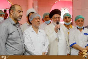 بازديد سرپرست حجاج ايراني از آشپزخانه هاي مركزي در مكه مكرمه