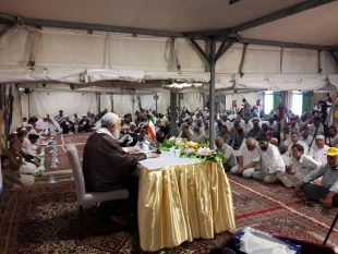 محل انس ومعرفت با حضور سرپرست زايران ايراني در سرزمين منا برگزار شد 